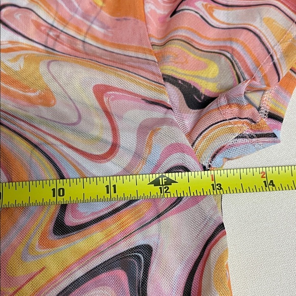 Gaze Sheer Multicolor Swirl Crop Top - Picture 6 of 9